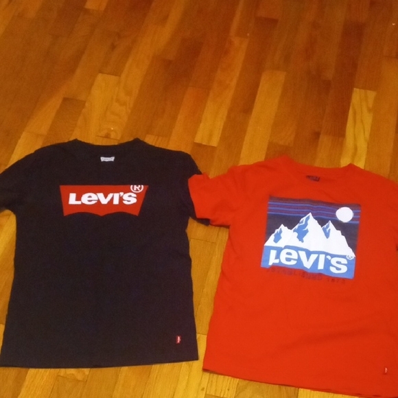 boys 10/12 Levi's Kids Black and Red Mountain Graphic Tees - Picture 1 of 3